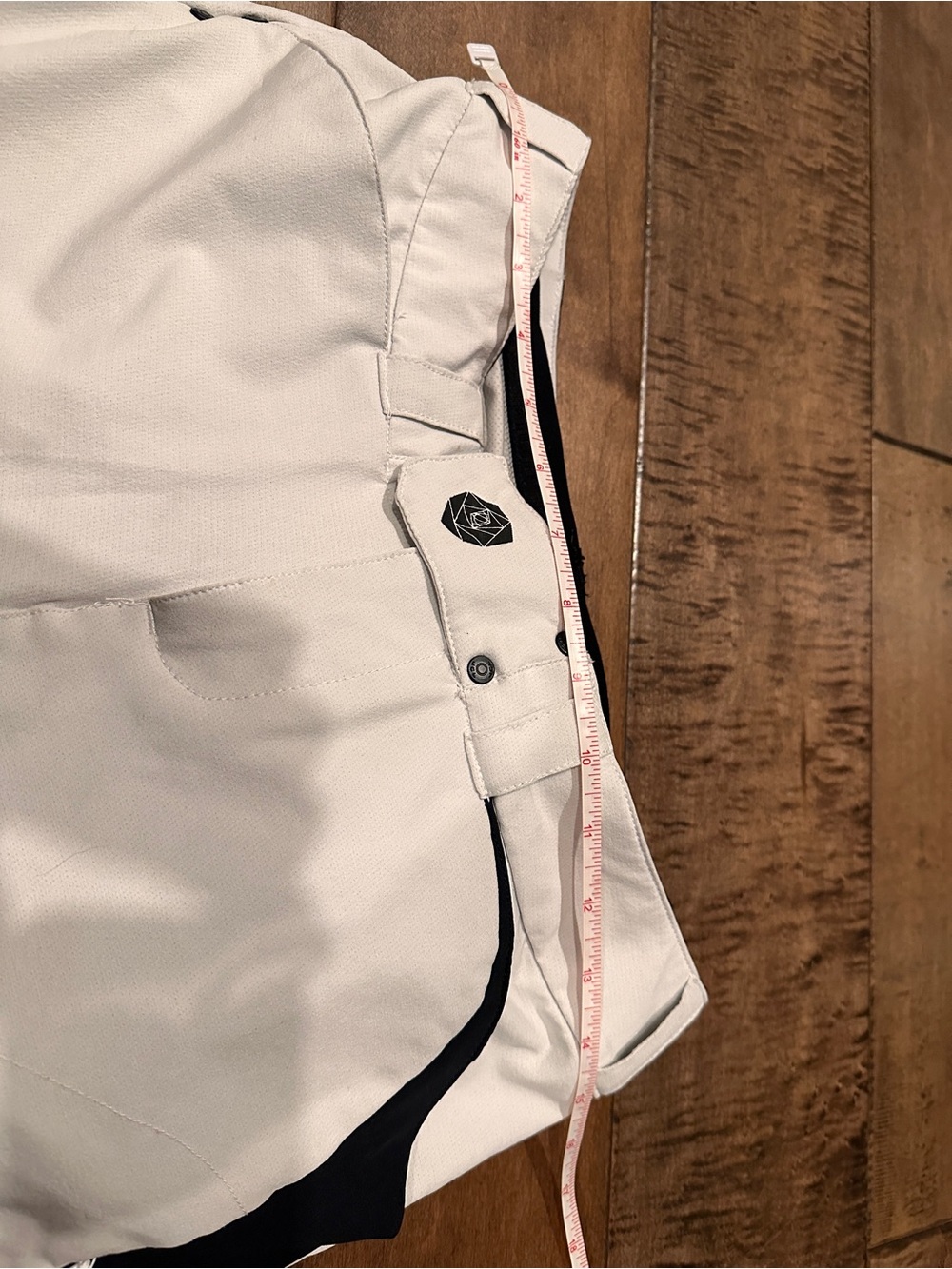 Sugoi Women’s White Mountain Bike Cycling Shorts - Picture 6 of 14